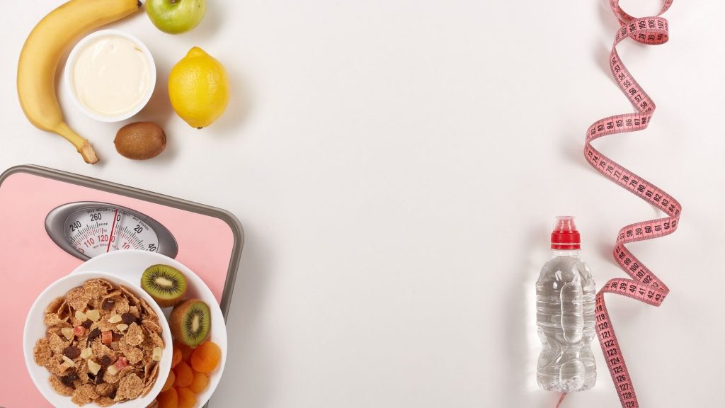 Dieta dimagrante: metro, bilancia e cibo salutare