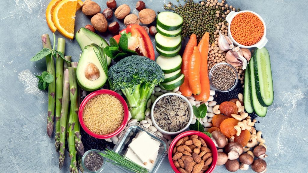 Come dimagrire in menopausa: preferire una dieta a base vegetale